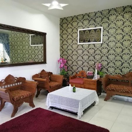 Hawwa Sara Muslim Homestay Malacca Eksteriør bilde