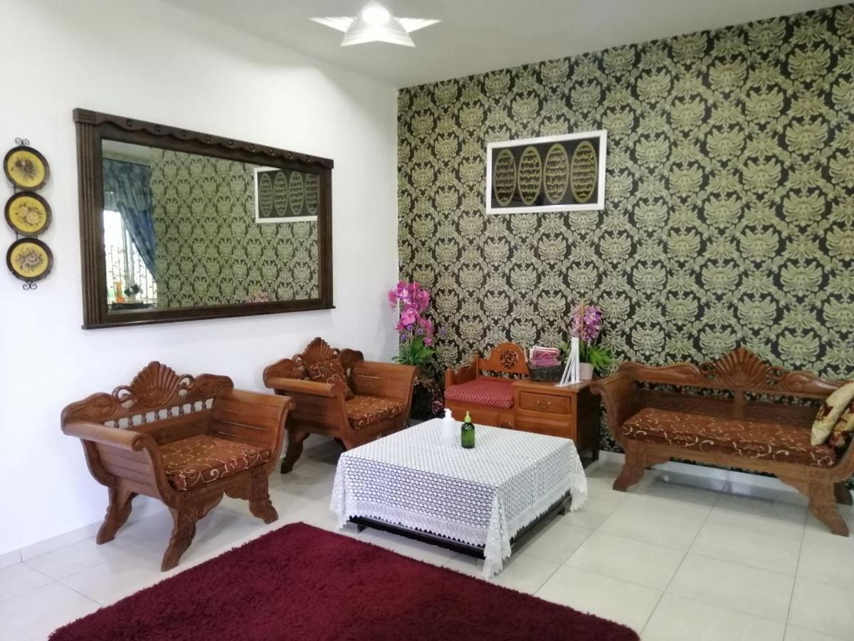 Hawwa Sara Muslim Homestay Malacca Eksteriør bilde