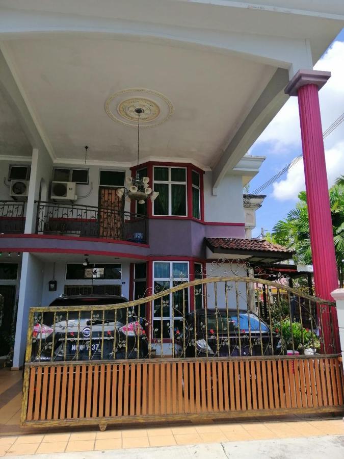 Hawwa Sara Muslim Homestay Malacca Eksteriør bilde